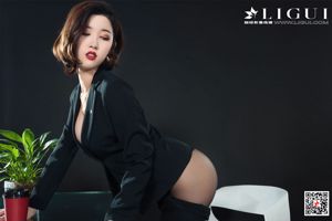 Xiao Xiao "Pied en soie séduisante en soie noire" [丽 柜 Ligui] Beauté sur Internet