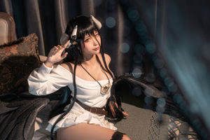 [Net Red COSER] Anime Blogger Stupid Momo - Suéter Albedo