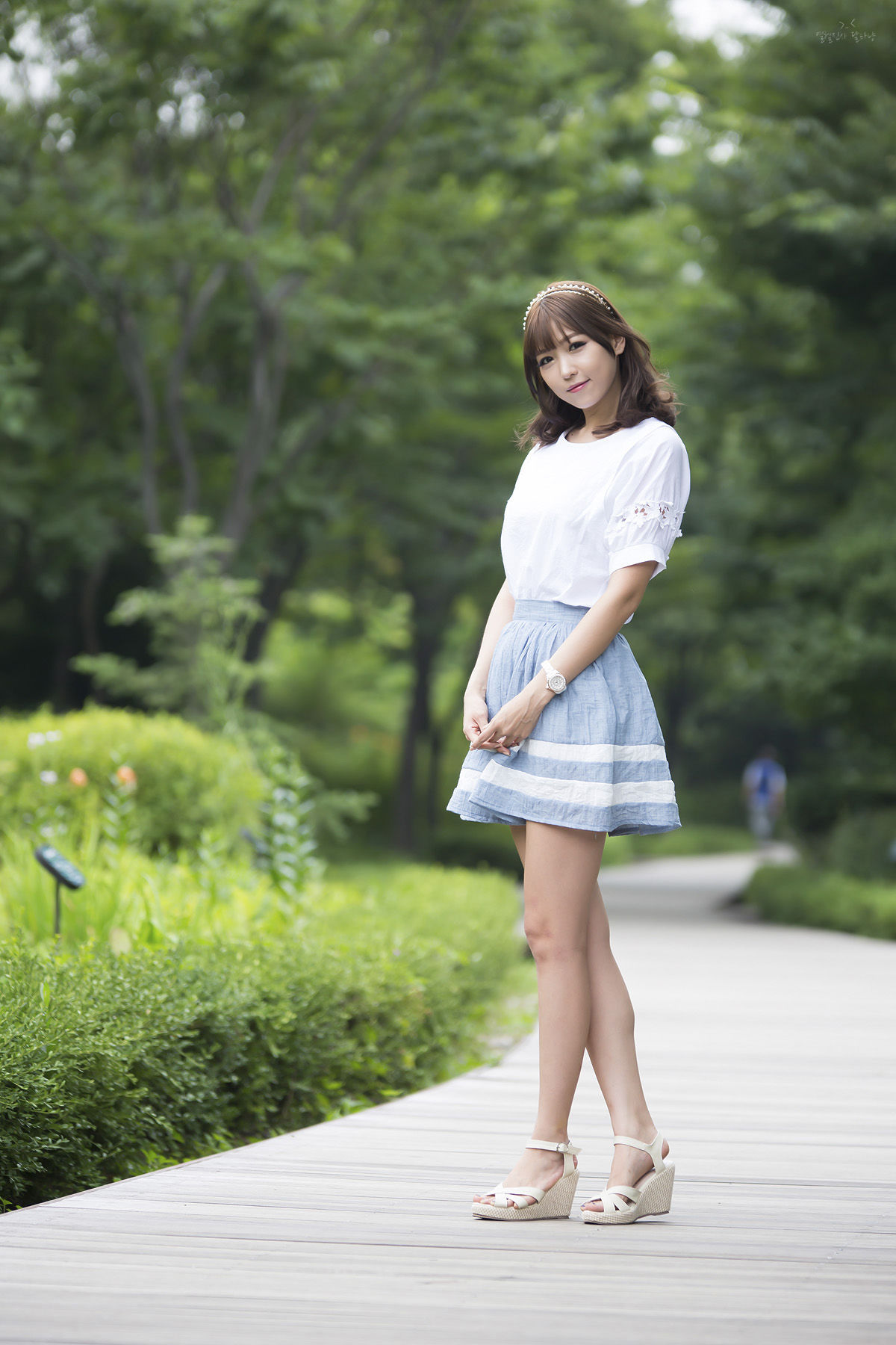 Lee Eun-hye „Outside Photo in Park Skirt” [koreańska piękność] Strona 35 No.421935